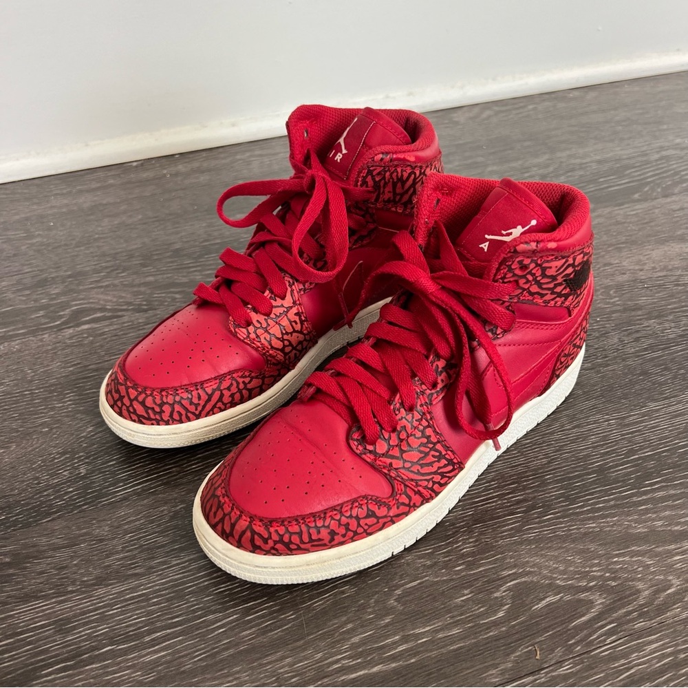 Nike Air Jordan 1 Retro High “Red Elephant” - Picture 2 of 11
